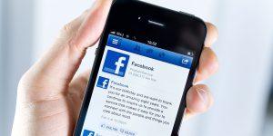 Facebook联合创始人: 对富人征税50% 给穷人每月500